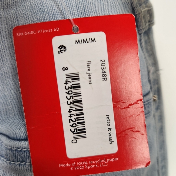 NWT SPANX Retro Light Wash Flare Leg Pullon 20348R Jeans Size Medium - Picture 9 of 9